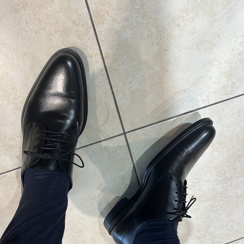 Hugo Boss men's black leather shoes like new, size 44