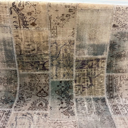 Rug 332x212 like new, excellent condition