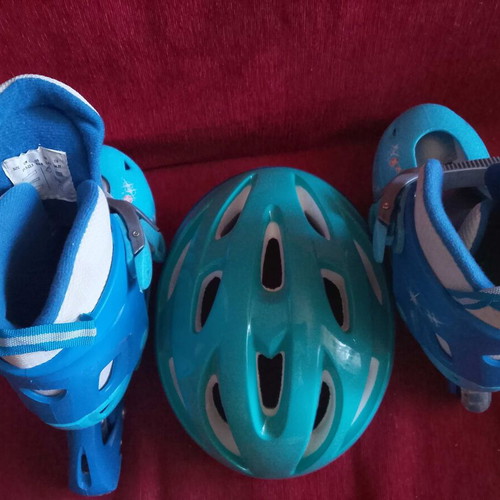 Children's roller skates set 2008 used, adjustable size with helmet, 3 pieces