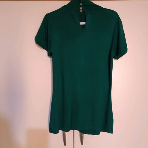 BSB green blouse like new, short sleeves with rhinestone buttons