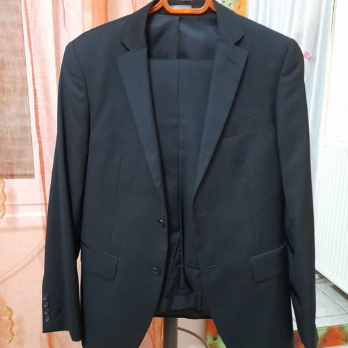 Men's suit used, black, size 40