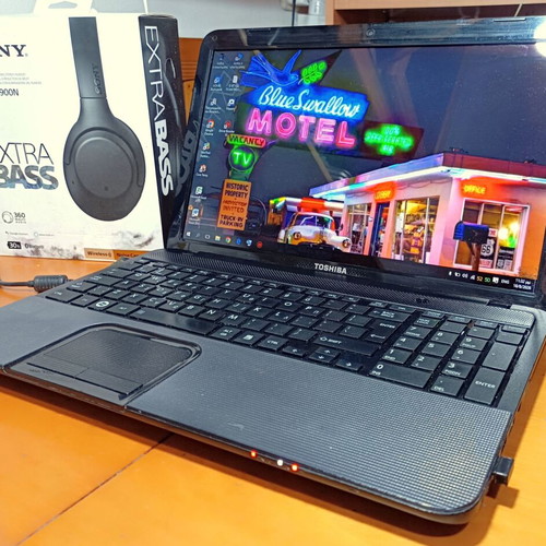 Toshiba Satellite C-855 laptop Intel Core i3 4GB RAM 500GB HDD Windows 10