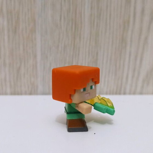Minecraft Mini Figure Series 15 Alex With Channeling Trident used