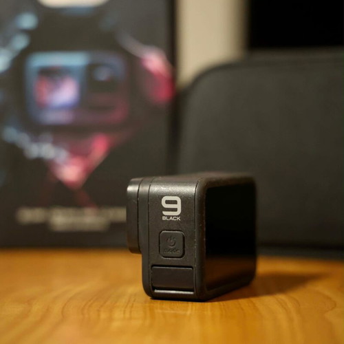 Gopro Hero 9 Black like new with genuine accessories and case