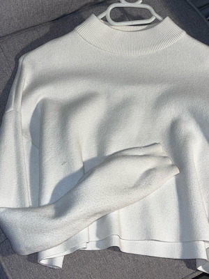 Bershka short white sweater like new, small
