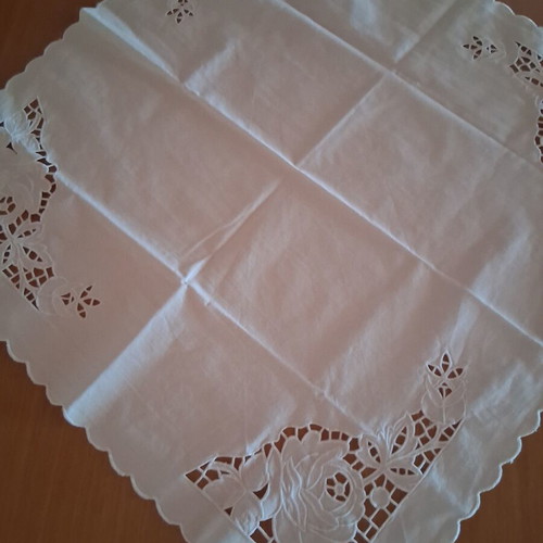 Cotton square with machine embroidery, 70x70 cm