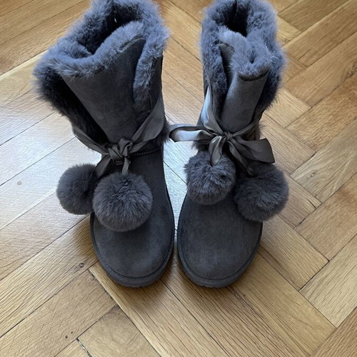 Ankle boots new, gray, size 38, with lining