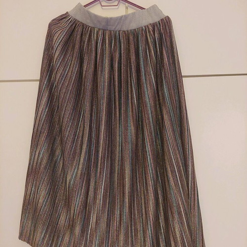 Pleated skirt multicolored iridescent lightly worn