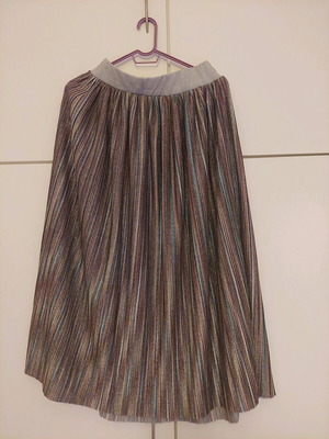 Pleated skirt multicolored iridescent lightly worn