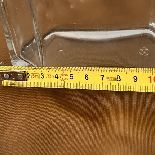 Vintage decanter like new, elegant and minimalistic