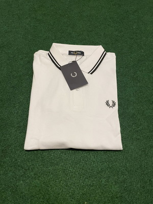 Fred Perry Polo T Shirt μέγεθος Medium καινούργιο με ετικέτες μαύρο και άσπρο