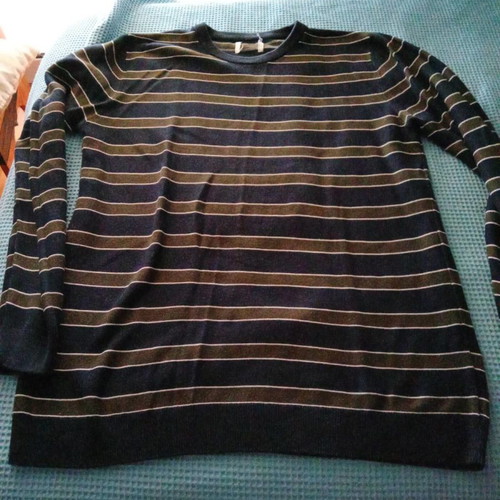 Men's sweater used size large