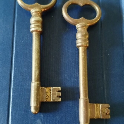 2 old brass keys for doors or vintage furniture, 1950-60