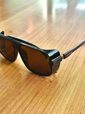 Polaroid Men's Sunglasses polarized 400UV like new, black and brown