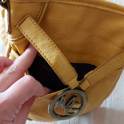 Makgio crossbody bag like new, mustard color