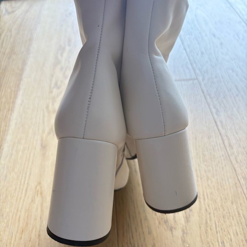 Zara boots beige faux leather with zipper, size 39, like new