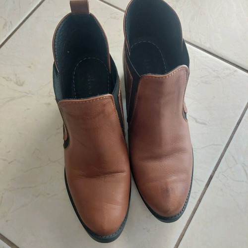 Nikolas tan ankle boots like new, size 38