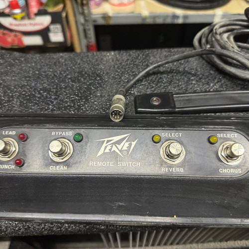 Peavey Stereo Chorus 212 guitar amplifier like new with original footswitch