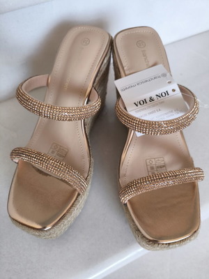 Platform sandals with rhinestones rose gold, new