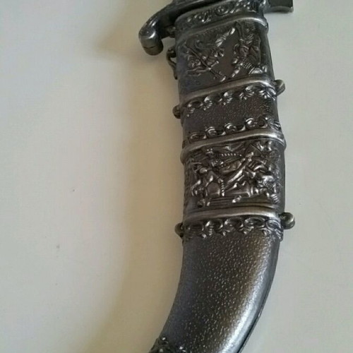 Collectible Knife with Embossed Decoration Oriental Arabic Style Like New