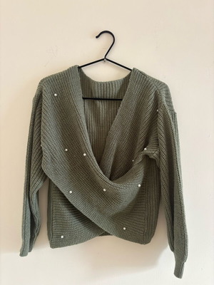 Knitted sweater green unused, size L