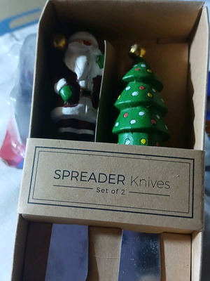 Small Christmas spreader knives new