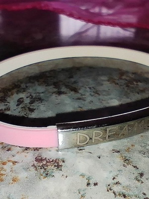 Rubber bracelet pink new with metal dream decoration