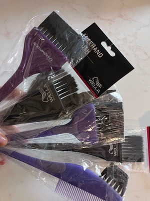 Wella hair color brushes brand new