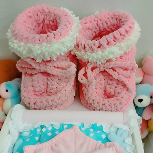 Baby booties new for 0-3 months