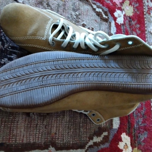 Castor Boots Like New, Classic Color Size 41