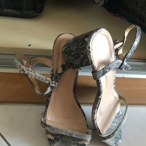 Leopard sandals in gray and white with block heel like new No39