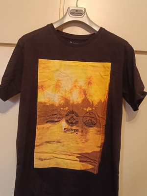 Admiral T-shirt with front print like new, size L, black and orange