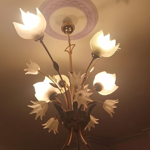 Chandelier with five illuminated flowers like new