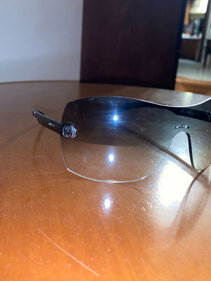 Gucci shield mask sunglasses like new, Y2K style