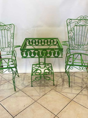 Fer Forje set with two chairs and table without glass, green, used