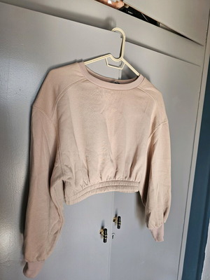 Beige crop top sweatshirt blouse like new, Small