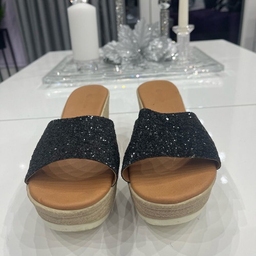 Women's platform slippers used with rhinestones, size 39, black