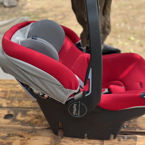 Peg Perego Primo Viaggio SL baby car seat like new