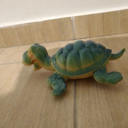 Turtle toy used, suitable for water play