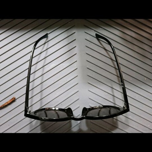 Sunglasses new with black frame and gray gradient lenses