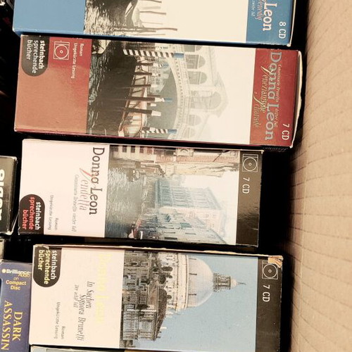Donna Leon audiobooks like new, pack of 9 titles in German
