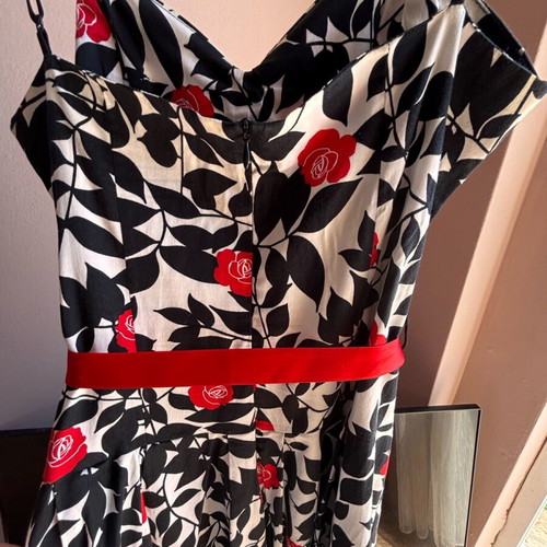Matis women's dress like new, cotton with red roses and black tulle