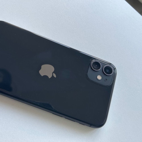 iPhone 11 fully functional, like new, black, 64GB