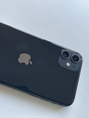 iPhone 11 fully functional, like new, black, 64GB