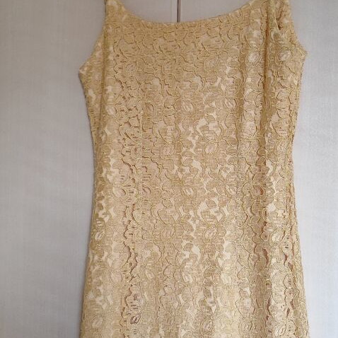 Anna Sereti Collection mini dress with yellow-beige lace, size 48