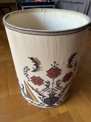 Lampshade with decorative pattern