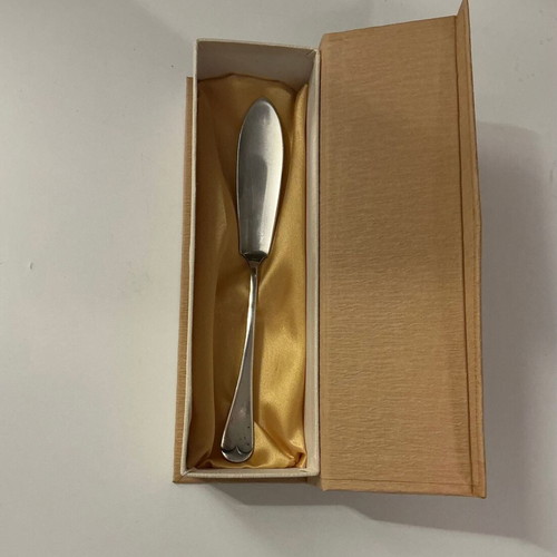 Vintage Sheffield Butter Knife EPNS-A in Satin Gift Box like new