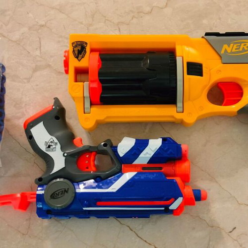 Nerf 2 pistols with 30 foam darts and Nerf Tornado Scream Super Soaker
