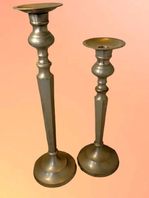 Set of 2 metal candle holders like new, 42cm and 35cm height, minimal vintage