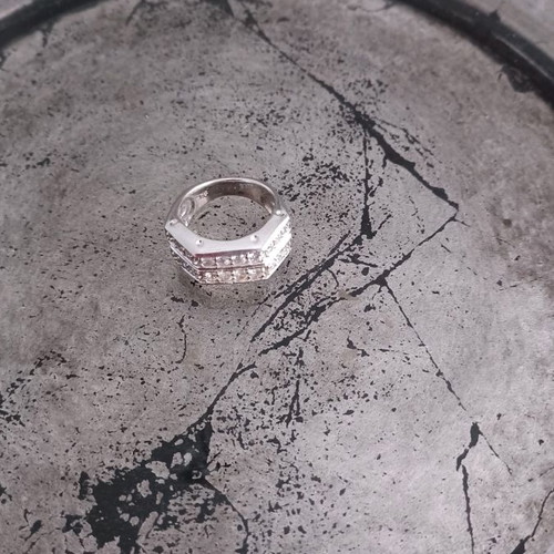 Silver ring 925 with zircon new, size 51-52